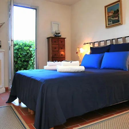 Apartmán Confortable Et Paisible A Avec Climatisation Et Piscine, Garage Prive, Cuisine Equipee, Machine A Cafe A Grains, Linge De Lit Et De Toilette Fourni ! Lave-linge Et Lave-vaisselle A Disposition