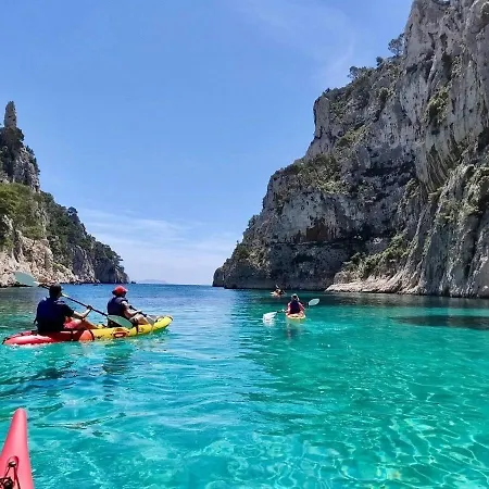 Provençal, Spacieux&réconfortant, Emplacement Sûr Au Cœur Du Parc Des Calanques, Salon Et Clim, Lit Confortable, Cuisine équipée Avec Lave-vaisselle Et Lave-linge, Garage, Jardin, Piscine Privés, Inclus Linge, Bureau, Wifi, Netflix, Sans St * Cassis