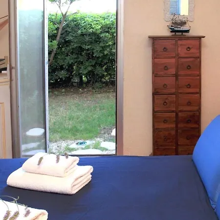 Provençal, Spacieux&réconfortant, Emplacement Sûr Au Cœur Du Parc Des Calanques, Salon Et Clim, Lit Confortable, Cuisine équipée Avec Lave-vaisselle Et Lave-linge, Garage, Jardin, Piscine Privés, Inclus Linge, Bureau, Wifi, Netflix, Sans St * Cassis