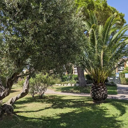 Spacieux, Climatise, Confortable, Garage Prive, Piscine , Cuisine Equipe *