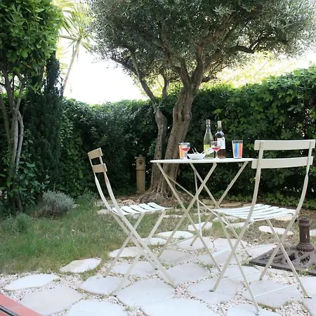 Provençal, Spacieux&réconfortant, Emplacement Sûr Au Cœur Du Parc Des Calanques, Salon Et Clim, Lit Confortable, Cuisine équipée Avec Lave-vaisselle Et Lave-linge, Garage, Jardin, Piscine Privés, Inclus Linge, Bureau, Wifi, Netflix, Sans St