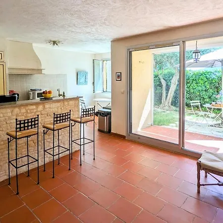 Spacieux, Climatise, Confortable, Garage Prive, Piscine , Cuisine Equipe Apartment *