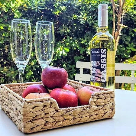 Spacieux, Climatise, Confortable, Garage Prive, Piscine , Cuisine Equipe * Cassis