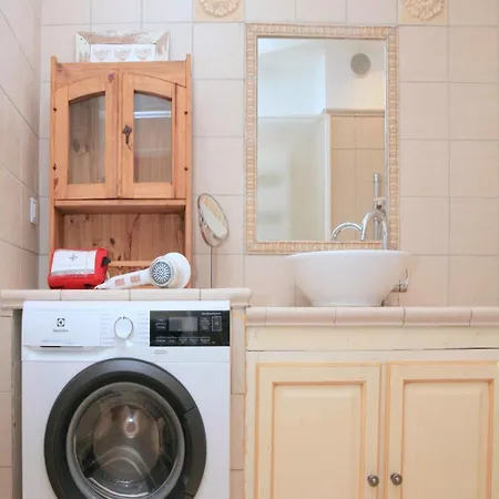 Provençal, Spacieux&réconfortant, Emplacement Sûr Au Cœur Du Parc Des Calanques, Salon Et Clim, Lit Confortable, Cuisine équipée Avec Lave-vaisselle Et Lave-linge, Garage, Jardin, Piscine Privés, Inclus Linge, Bureau, Wifi, Netflix, Sans St Cassis