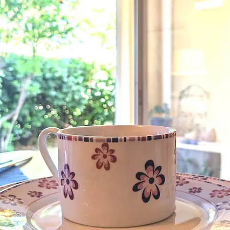 Provençal, Spacieux&réconfortant, Emplacement Sûr Au Cœur Du Parc Des Calanques, Salon Et Clim, Lit Confortable, Cuisine équipée Avec Lave-vaisselle Et Lave-linge, Garage, Jardin, Piscine Privés, Inclus Linge, Bureau, Wifi, Netflix, Sans St Appartamento Cassis